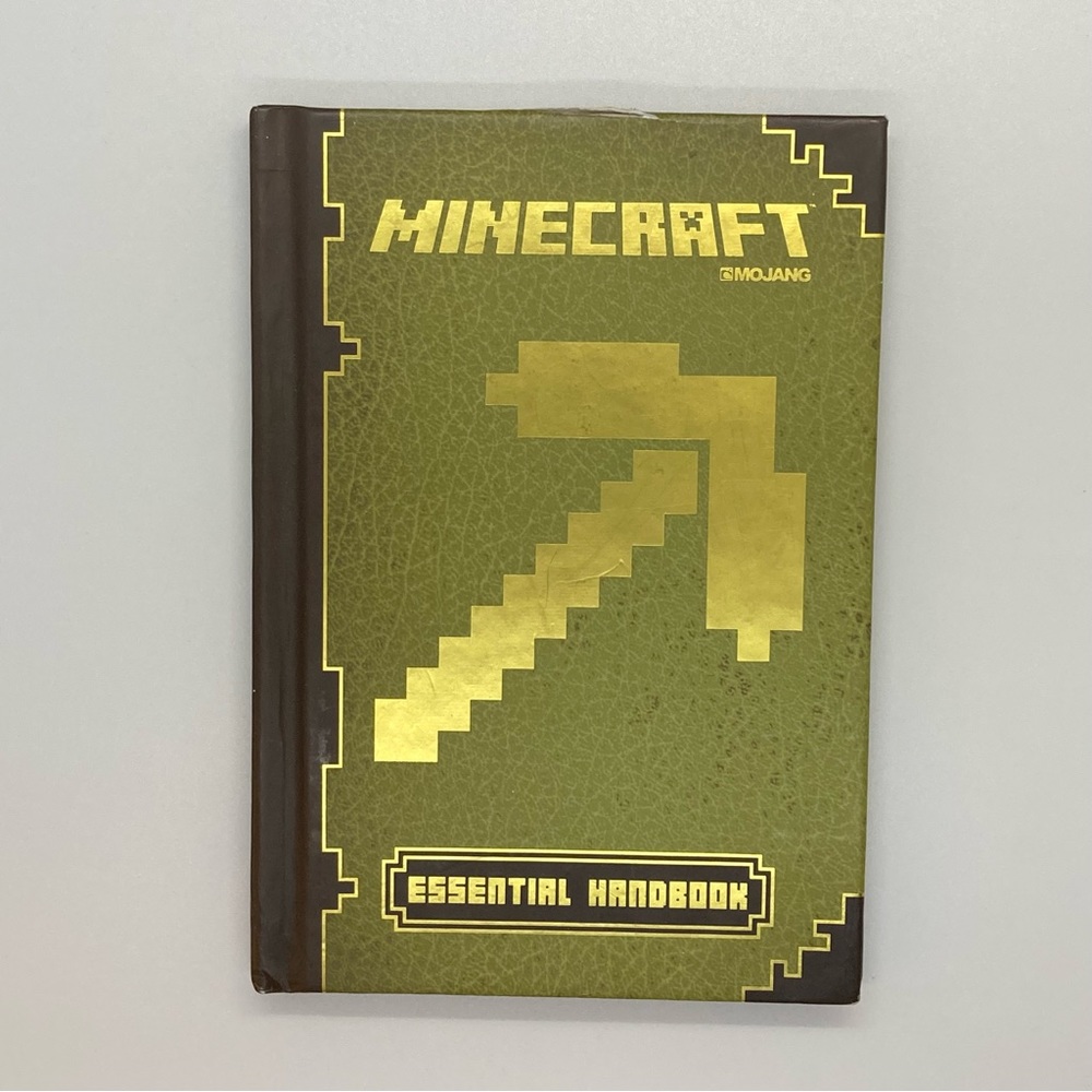 MINECRAFT Essential Handbook - Picture 2 of 8